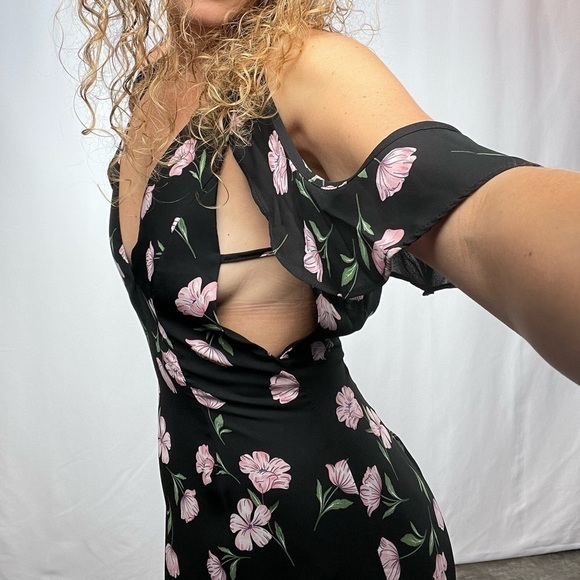 About Us Floral Side Slits Maxi Dress in Black Multi Size Small‎ - Picture 4 of 11